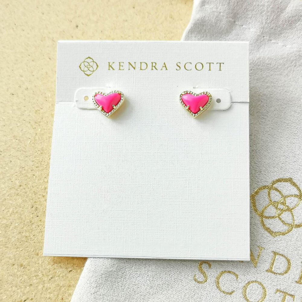 NEW Kendra Scott Gold Neon Pink Ari Heart Stud Earrings